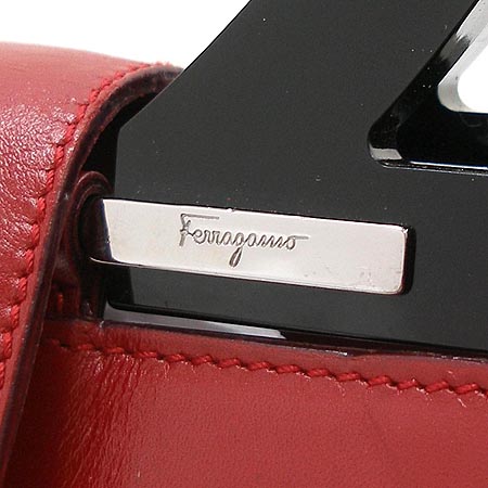 Ferragamo(��󰡸�) 21 0751 ��ġ�� �簢 ����� �̹���3 - ���̺��� �߰���ǰ