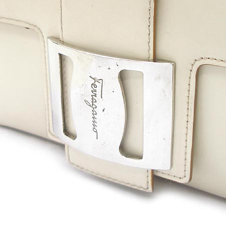 Ferragamo(��󰡸�) 21 1922 ���� ���� ��ġ�� ��� �簢 ����� �̹���3 - ���̺��� �߰���ǰ