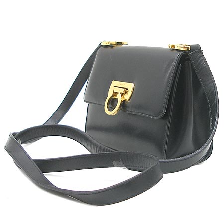 Ferragamo(��󰡸�) 21 4797 ���� ��ġ�� �̴� ũ�ν��� �̹���2 - ���̺��� �߰���ǰ