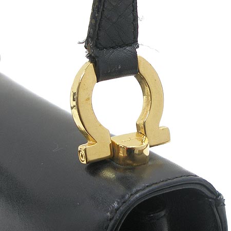 Ferragamo(��󰡸�) 21 4797 ���� ��ġ�� �̴� ũ�ν��� �̹���4 - ���̺��� �߰���ǰ