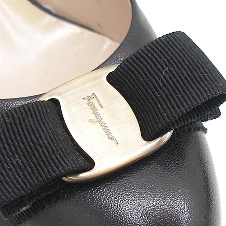 Ferragamo(��󰡸�) ��Ż �ٶ� ������ ������ ���� �̹���5 - ���̺��� �߰���ǰ