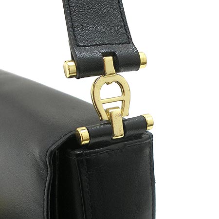 Aigner(���̱׳�) ���� ũ�ν��� �̹���3 - ���̺��� �߰���ǰ