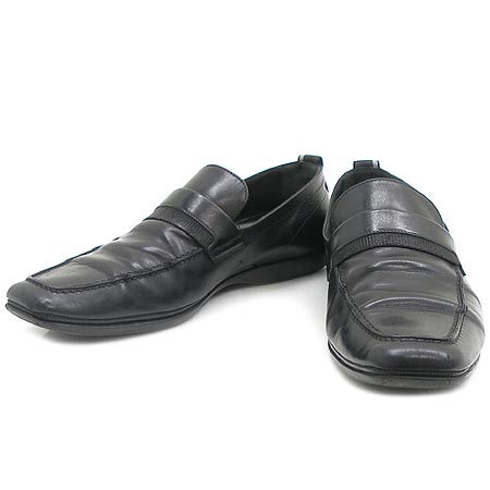 Hugo Boss(ް)      []