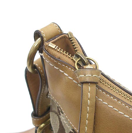 Coach(��ġ) �ñ׳��� ���� ��Ƽġ ũ�ν��� �̹���5 - ���̺��� �߰���ǰ