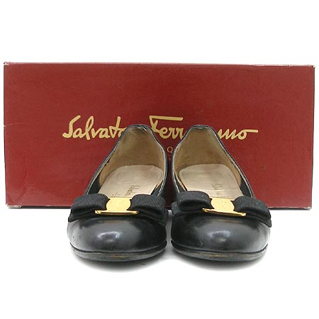 Ferragamo(��󰡸�) VARA �ٶ� ������ ������ ���� �̹���2 - ���̺��� �߰���ǰ