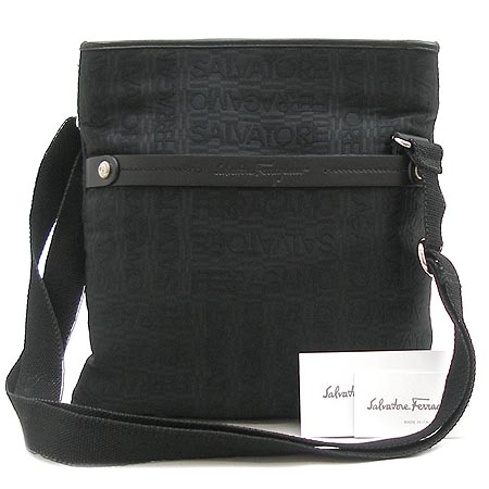 Ferragamo(��󰡸�) 21 8888 �к긯 ũ�ν��� [�б�������] �̹���2 - ���̺��� �߰���ǰ
