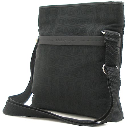 Ferragamo(��󰡸�) 21 8888 �к긯 ũ�ν��� [�б�������] �̹���3 - ���̺��� �߰���ǰ