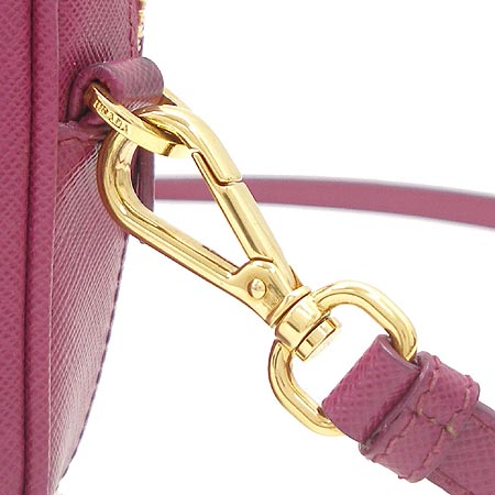 Prada(�����) ������ ���� ũ�ν��� �̹���5 - ���̺��� �߰���ǰ