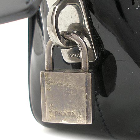 Prada(�����)  ���� ���̴�Ʈ �ﰢ �ΰ� ��� ��Ʈ�� �̹���4 - ���̺��� �߰���ǰ