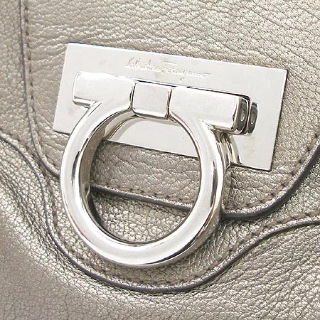 Ferragamo(��󰡸�) 21 6317 ���� ��ġ�� ��� ����� ��Ʈ�� �̹���4 - ���̺��� �߰���ǰ
