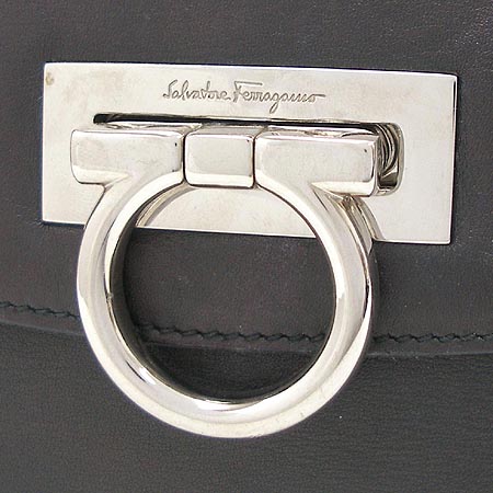 Ferragamo(��󰡸�) 21 4862 ���� ��ġ�� ����� �̹���3 - ���̺��� �߰���ǰ