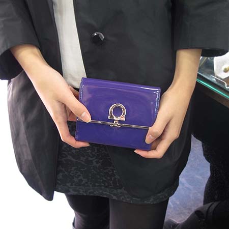 Ferragamo(��󰡸�) 22 A425 ���� ��ġ�� ������ ������ �̹���5 - ���̺��� �߰���ǰ