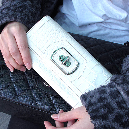 FURLA(�Ƕ�) ũ��Ŀ���� ���� ������ �̹���6 - ���̺��� �߰���ǰ