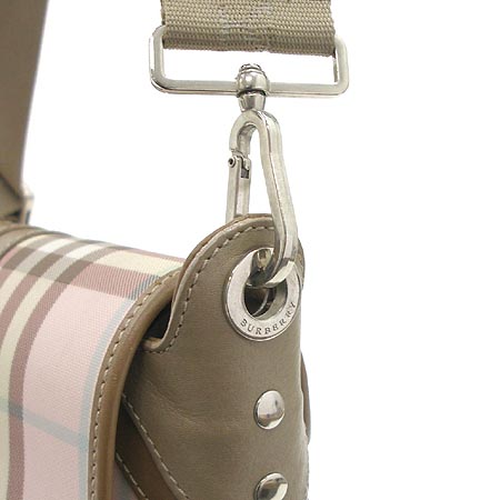 Burberry(������) ��ũ üũ �޽��� ũ�ν��� �̹���4 - ���̺��� �߰���ǰ