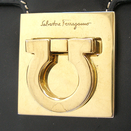 Ferragamo(��󰡸�) 21 2410  ���� ��ġ�� ���� ��Ʈ�� �̹���3 - ���̺��� �߰���ǰ