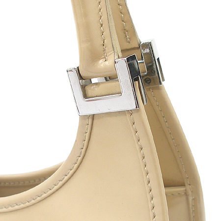 Gucci(����) 1068 ������ ��Ű ����� �̹���4 - ���̺��� �߰���ǰ