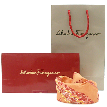 Ferragamo(��󰡸�) 100% ��ũ �ڶ� ��ī�� [�б�������] �̹���2 - ���̺��� �߰���ǰ