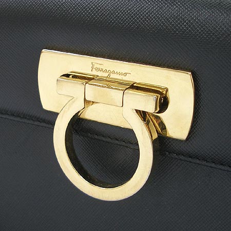Ferragamo(��󰡸�)  21 2193 ���� ��ġ�� ��Ʈ�� + ũ�ν� ��Ʈ�� �̹���4 - ���̺��� �߰���ǰ