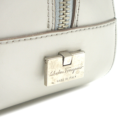 Ferragamo(��󰡸�) ��ġ�� �ΰ� ����� �̹���3 - ���̺��� �߰���ǰ