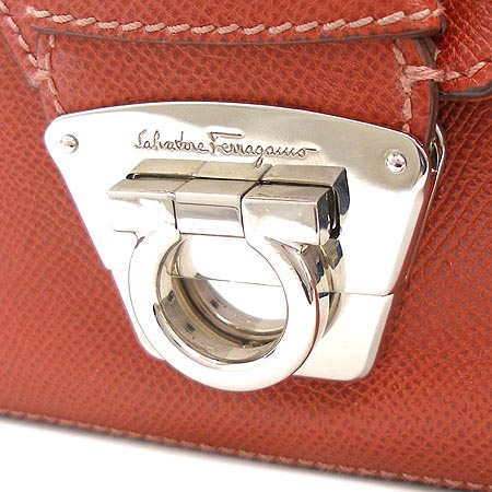 Ferragamo(��󰡸�) 21 7878 ��Ʈ��� ���� ����� �̹���4 - ���̺��� �߰���ǰ