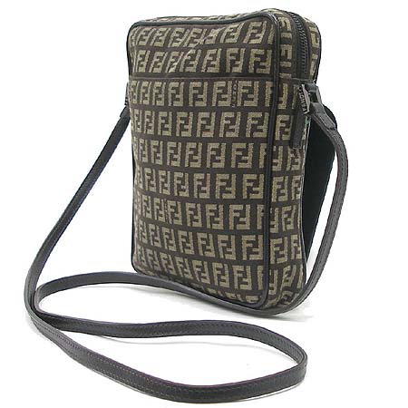 Fendi(���) 8BT053 FF ��ī �ΰ� ũ�ν��� [��������] �̹���2 - ���̺��� �߰���ǰ