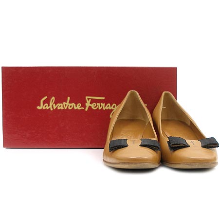 Ferragamo(��󰡸�) BETTINA �ٶ� ��� ������ ������ ���� �̹���2 - ���̺��� �߰���ǰ
