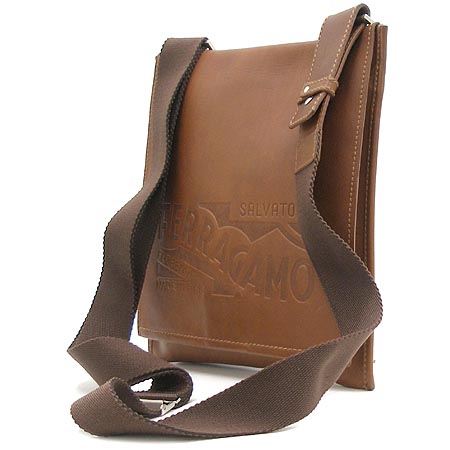 Ferragamo(��󰡸�) 24 7208 �ΰ� ī�� ���� ũ�ν��� �̹���2 - ���̺��� �߰���ǰ