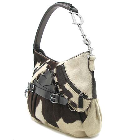 Dior(ũ����î���) POU44433 ��ġ ���� ����� �̹���2 - ���̺��� �߰���ǰ