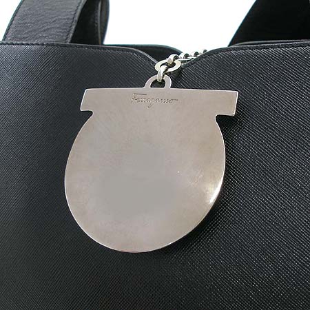 Ferragamo(��󰡸�) 21 8204 ���� ��ġ�� ��� �������� ����� �̹���4 - ���̺��� �߰���ǰ
