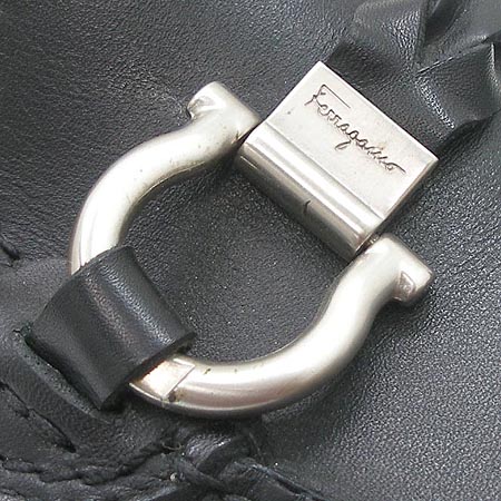 Ferragamo(󰡸)  ġ    ̹4 - ̺ ߰ǰ