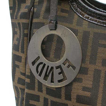 Fendi(���) 8BH187 FF�ΰ� ��ī ���� ����� �̹���4 - ���̺��� �߰���ǰ