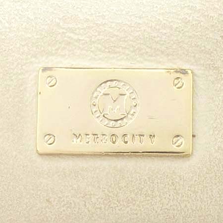 Metrocity(��Ʈ�ν�Ƽ) ���� ��Ŭ ������ 3�� ������ �̹���4 - ���̺��� �߰���ǰ