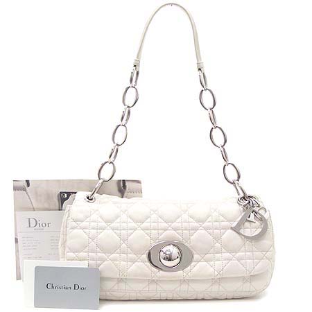Dior(ũ����î���) ���� ȭ��Ʈ���� ����ü�� ����� �̹���3 - ���̺��� �߰���ǰ