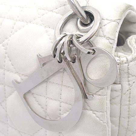 Dior(ũ����î���) ���� ȭ��Ʈ���� ����ü�� ����� �̹���5 - ���̺��� �߰���ǰ