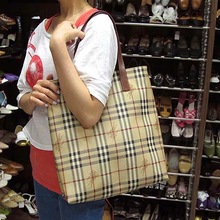 Burberry(������) Ŭ���� �ٰ� ��Ʈ�� �̹���2 - ���̺��� �߰���ǰ