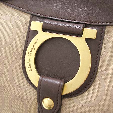 Ferragamo(��󰡸�) 21 6848 ���� ��ġ�� �ΰ� ������ ��Ʈ�� �̹���3 - ���̺��� �߰���ǰ