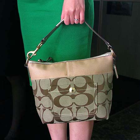 Coach(��ġ) �� ���� �ñ׳�ó �ڰ��� ����� �̹���5 - ���̺��� �߰���ǰ