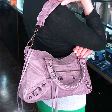 Balenciaga(�߷��þư�) 103208 Ŭ���� �۽�Ʈ ���� 2WAY+�����ſ� [�б�������] �̹���5 - ���̺��� �߰���ǰ