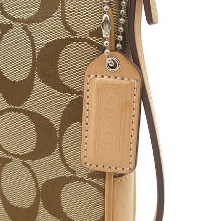 Coach(��ġ) �ñ׳�ó �ڰ��� ũ�ν��� �̹���3 - ���̺��� �߰���ǰ