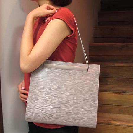 Louis Vuitton(���̺���) M62454A ���߷��� ��Ʈ���� ����� �̹���5 - ���̺��� �߰���ǰ