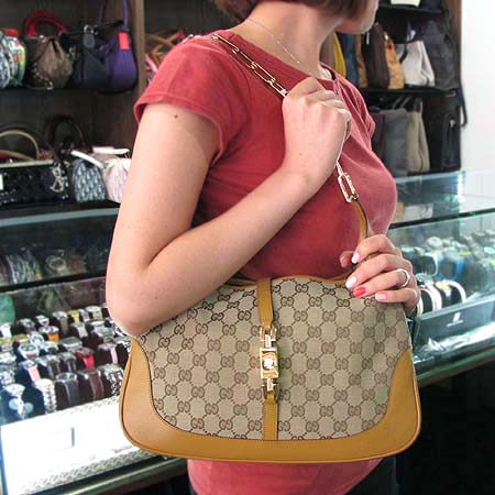 Gucci(����) 4015 GG�ΰ� ����ü�� �к긯 ��Ű ����� [�б�������] �̹���5 - ���̺��� �߰���ǰ