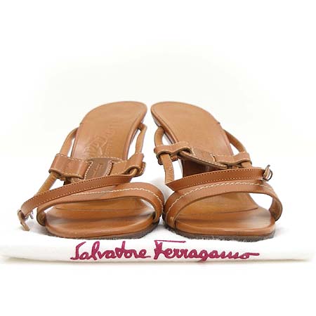 Ferragamo(��󰡸�) ���� �ٶ� ��� ������ ������ ���� �̹���2 - ���̺��� �߰���ǰ
