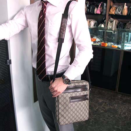 Gucci(����) 92551 GG�ΰ� �к긯 ũ�ν��� [�б�������] �̹���5 - ���̺��� �߰���ǰ