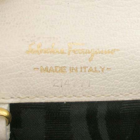 Ferragamo(��󰡸�) 214771 ���� ��ġ�� ��� ����ü�� �̴� ũ�ν��� �̹���4 - ���̺��� �߰���ǰ