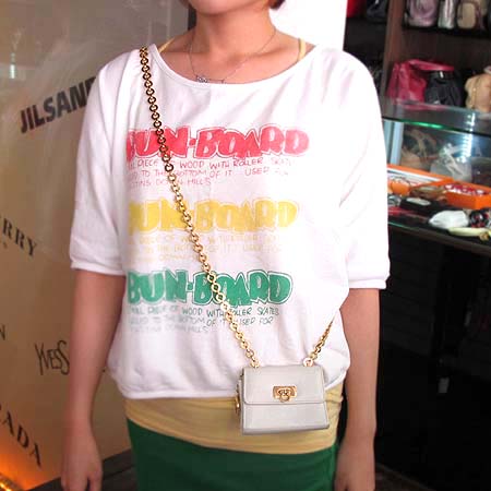 Ferragamo(��󰡸�) 214771 ���� ��ġ�� ��� ����ü�� �̴� ũ�ν��� �̹���5 - ���̺��� �߰���ǰ