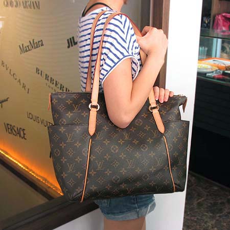 Louis Vuitton(���̺���) M56689 ���׷� ĵ���� ��Ż�� MM ����� [��������] �̹���5 - ���̺��� �߰���ǰ