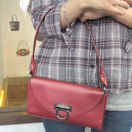 Ferragamo(��󰡸�) 21 4939 ���� ��ġ�� ����� �̹���5 - ���̺��� �߰���ǰ