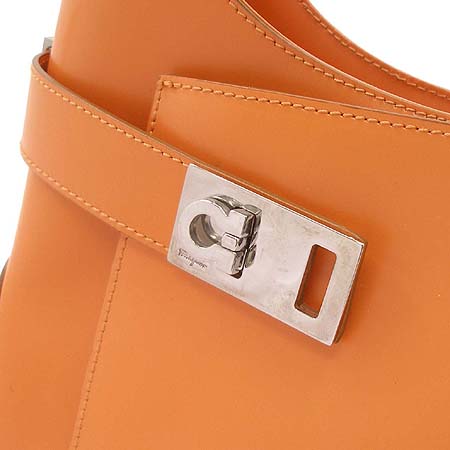Ferragamo(��󰡸�) 21 0170 ���� ��ġ�� ��� ����� �̹���2 - ���̺��� �߰���ǰ