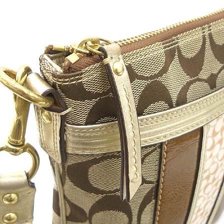 Coach(��ġ) �ñ׳��� �ΰ� ����� ���� ũ�ν��� �̹���3 - ���̺��� �߰���ǰ