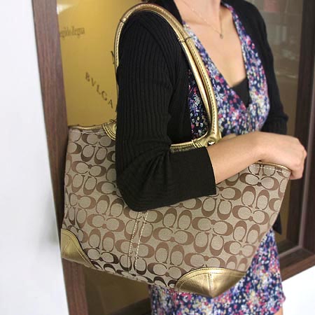 Coach(��ġ) ����Ŀ �ñ׳��� ��Ʈ�� [��������] �̹���5 - ���̺��� �߰���ǰ